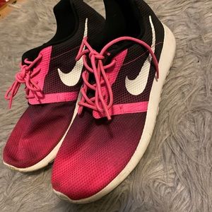 Ombré flight weight Nike roshes